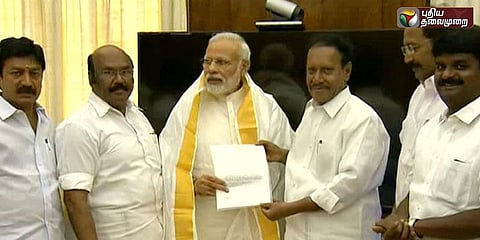 நீட் தேர்வில் இருந்து விலக்கு கிடைக்குமா?: பிரதமரை சந்தித்தார் விஜயபாஸ்கர்