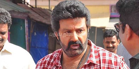 படப்பிடிப்பின்போது உதவியாளரை அறைந்த பிரபல நடிகர்!