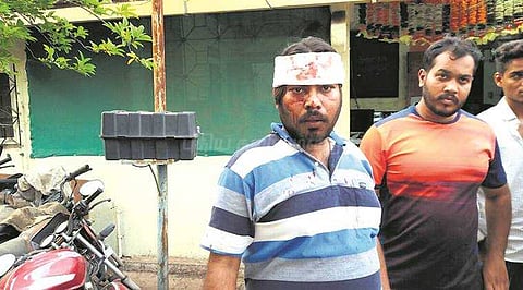 பசு பாதுகாவலர்களை அடித்து நொறுக்கிய லாரி ஓட்டுநரின் நண்பர்கள்