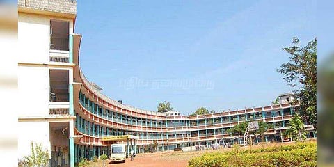 மதிப்பெண் குறைவாக எடுத்தால் தனி சீருடை... கேரளாவில் கிளம்பிய சர்ச்சை
