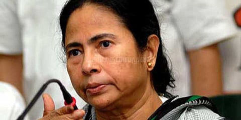 பள்ளிகளில் சுதந்திர தினக் கொண்டாட்டம்: மத்திய அரசின் உத்தரவுக்கு மேற்கு வங்க அரசு எதிர்ப்பு