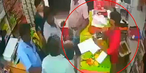 நன்கொடைக்காக துணிக்கடை ஊழியர்களை தாக்கிய விடுதலை சிறுத்தைகள் கட்சியினர்
