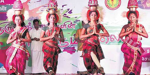 திருநங்கைகளுக்கு வேலை வாய்ப்பு: நாட்டுப்புறக் கலைப்பயிற்சி