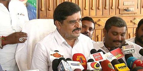 ‘புகழேந்தி ஜெயிலுக்கு சாப்பாடு வாங்கி கொடுக்கட்டும்’: ஆறுக்குட்டி கடும் விமர்சனம்