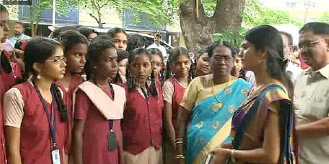 இணையத்தை கலக்கும்‘ஆட்சியர் ரோஹிணி’