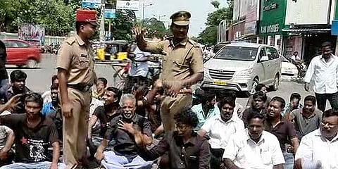 அனிதா தற்கொலை: தமிழகம் முழுவதும் போராட்டம் 