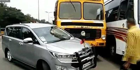 திமுக எம்.எல்.ஏ கார் மீது மோதிய லாரி: கொலை முயற்சியா?