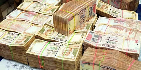 ரூ.3கோடி மதிப்பிலான தடைசெய்யப்பட்ட ரூபாய் நோட்டுகள் பறிமுதல் 