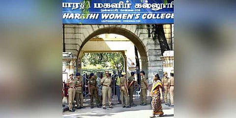 நீட் தேர்வுக்கு எதிராக போராடத் தூண்டியதாக கல்லூரி மாணவி மீது வழக்கு