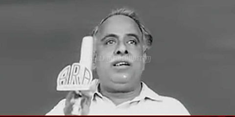 மாநில உரிமைகளுக்கான முழக்கமாகத் திகழ்ந்தவர் அண்ணா