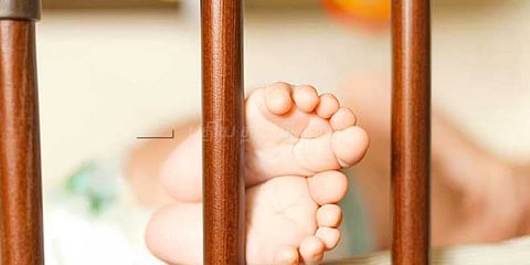 போதையில் மகளை கால்வாயில் வீசிய அப்பா கைது!