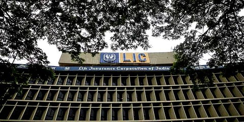 உபரி நிதி ரூ.2,206 கோடியை மத்திய அரசுக்கு வழங்கிய எல்ஐசி