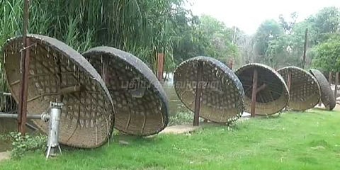 ஓகேனக்கல்லில் 8ஆவது ‌நாளாக ப‌ரிசல் இயக்கத்தடை