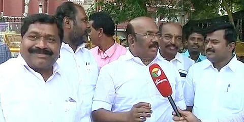 சசிகலாவை ஒதுக்கிய முடிவில் அணுஅளவும் மாற்றம் இல்லை: ஜெயக்குமார்