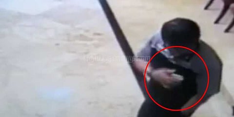 சட்டைப் பையில் இருந்த செல்ஃபோன் வெடித்தது
