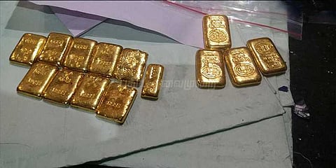 ஒரே நாளில் 46 பயணிகளிடம் 11 கிலோ கடத்தல் தங்கம்: மதுரையில் சிக்கியது