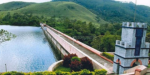 முல்லைப்பெரியாறு அணையில் அதிகாரிகள் ஆய்வு