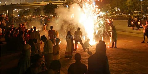 தீபாவளி பண்டிகை உற்சாக கொண்டாட்டம்