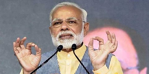 தேர்தல் ஆணையத்தை கேள்வி கேட்கக் கூடாது: காங்கிரஸ் மீது மோடி பாய்ச்சல்