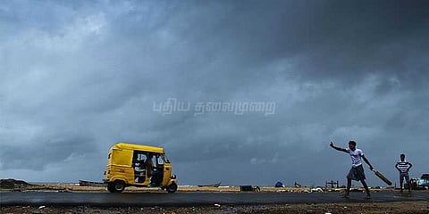 தமிழகம் மற்றும் புதுச்சேரியில் வடகிழக்கு பருவமழை தொடங்கியது