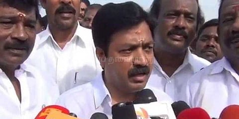 அதிமுக அழிய வேண்டுமென தினகரன் நினைக்கிறார்: சி.வி.சண்முகம்