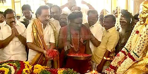 பசும்பொன் தேவர் நினைவிடத்தில் மு.க. ஸ்டாலின் மரியாதை