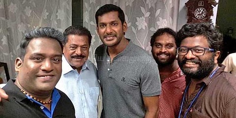கன மழையிலும் விஷாலின் இரும்பு​​த்திரை படப்பிடிப்பு 