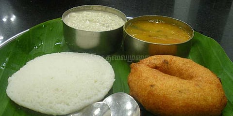3 மாதமாக உணவு வழங்காத விடுதி‌ நிர்வாகம்: மாணவர்கள் வேதனை