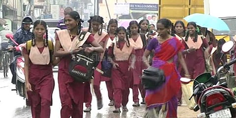 மழை எதிரொலி: சென்னை, காஞ்சிபுரம், திருவள்ளூரில் பள்ளிகளுக்கு விடுமுறை