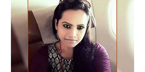 ஜனாதிபதி மகள் விமான பணிப்பெண் பொறுப்பிலிருந்து மாற்றம் 
