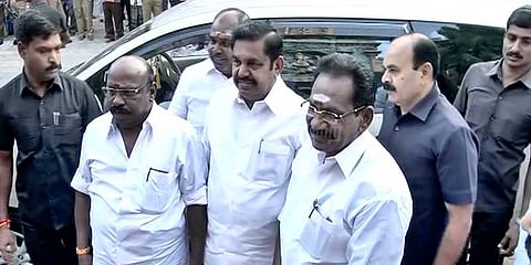மதுரை மீனாட்சியம்மன் கோவிலில் முதலமைச்சர் பழனிசாமி வழிபாடு