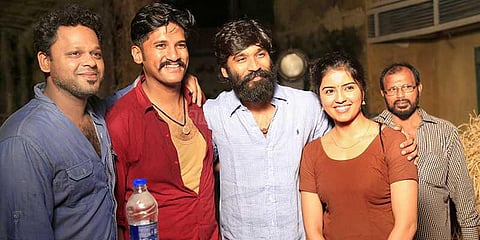 படைவீரன் படப்பிடிப்பிற்கு நேரில் வந்த தனுஷ் 