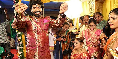 மச்சான்ஸ் நடிகையின் திருமண ஆல்பம்