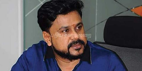 நடிகர் திலீப் பாஸ்போர்ட் ஒப்படைப்பு
