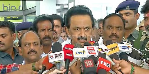 புயலை சமாளிக்க அரசு நடவடிக்கை எடுக்கவில்லை: மு.க.ஸ்டாலின்