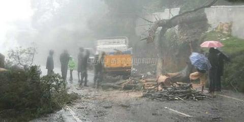 லட்சத்தீவு நோக்கி நகர்ந்த ஒகி: நீலகிரி, கோவை, தேனி, திண்டுக்கல்லில் மிக ‌கனமழைக்கு வாய்ப்பு