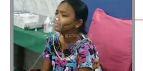 மருத்துவமனை நிர்வாகத்‌தின் அலட்சிய‌த்தால் ஆம்புலன்சில் உயிரிழந்த மாணவி