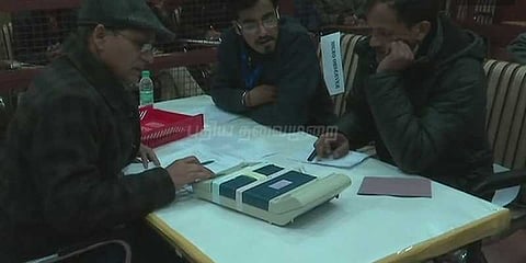 இமாச்சலில் பாஜக முன்னிலை: முதல்வர் வேட்பாளர் பின்னடைவு