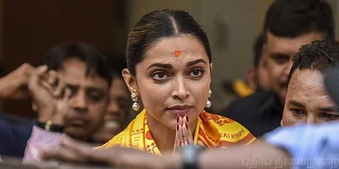 பற்றி எரியும் திரையரங்குகள்: பக்தியில் மூழ்கிய தீபிகா 