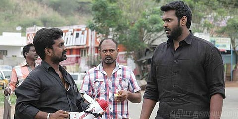 நிஜ ஜல்லிக்கட்டு வீரர்களை பயன்படுத்தியுள்ளோம்: “மதுரவீரன்”  முத்தையா