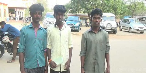 தொடரும் சாதிக் கொடுமை: வேட்டியை மடித்து கட்டியதால் அரை நிர்வாணப்படுத்தி தாக்குதல்..!