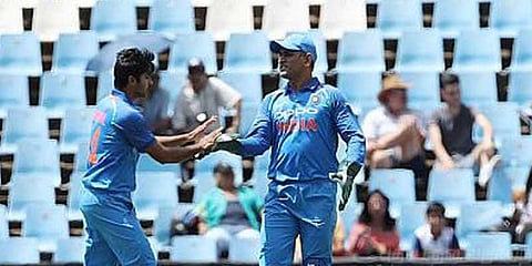 தாகூர் பந்துவீச்சில் சுருண்டது தென்னாப்பிரிக்கா!