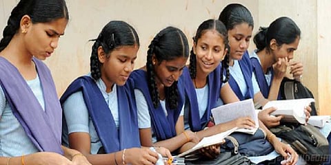 +2 பொதுத்தேர்வுகள் இன்று தொடக்கம்
