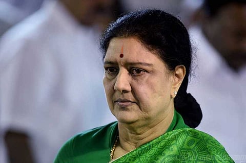 சசிகலாவுக்கு பரோல் பெற வழக்கறிஞர்கள் தீவிரம்