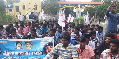 ஸ்டெர்லைட் ஆலைக்கு எதிராக மாணவர்கள் போராட்டம்