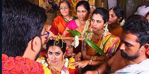 யாருக்கும் சொல்லாமல் திருமணம் ஏன்?: சின்னத்திரை பிரியா விளக்கம் 