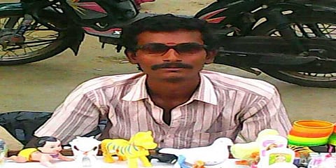 'காவிரி தமிழகத்தின் உயிர்நீர்': சுவரில் எழுதிவிட்டு இளைஞர் தீக்குளிப்பு
