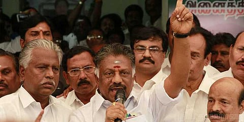 11 எம்.எல்.ஏக்களின் பதவி தப்புமா?