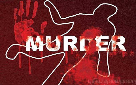 அறையில் தங்கி இருந்தவர் மர்மக் கொலை?: உடன் இருந்த பெண் எங்கே?