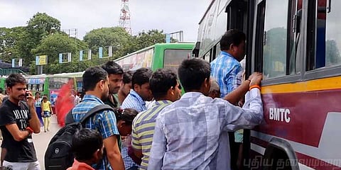 தமிழில் பேசியதால் ஆராய்ச்சி மாணவரை தாக்கிய கன்டக்டர்: பெங்களூரில் அதிர்ச்சி!